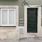 Апартаменти Garden Oasis With Patio