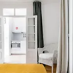Апартаменти Garden Oasis With Patio *