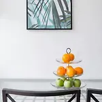 Garden Oasis With Patio Апартаменти Лісабон