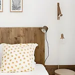 Апартаменти Garden Oasis With Patio *