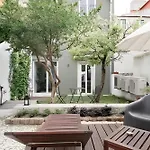 Garden Oasis With Patio Апартаменти *