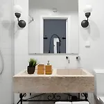 Garden Oasis With Patio Апартаменти *
