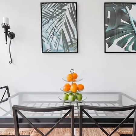 Apartment Garden Oasis With Patio *