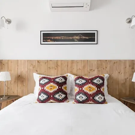 Garden Oasis With Patio アパート リスボン