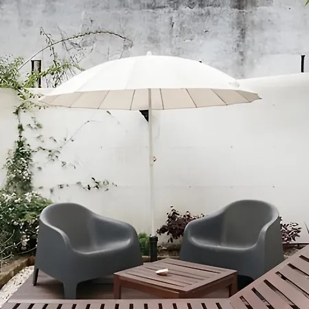 Apartmán Garden Oasis With Patio