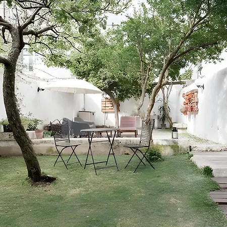 Garden Oasis With Patio Apartmán