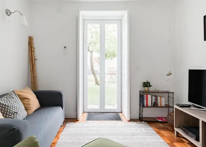 Garden Oasis With Patio Διαμέρισμα *