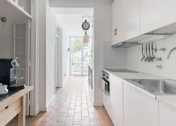 Garden Oasis With Patio Διαμέρισμα *